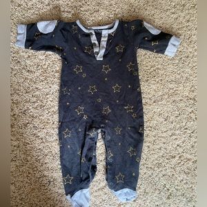 Isaac Mizrahi 9M sleeper.